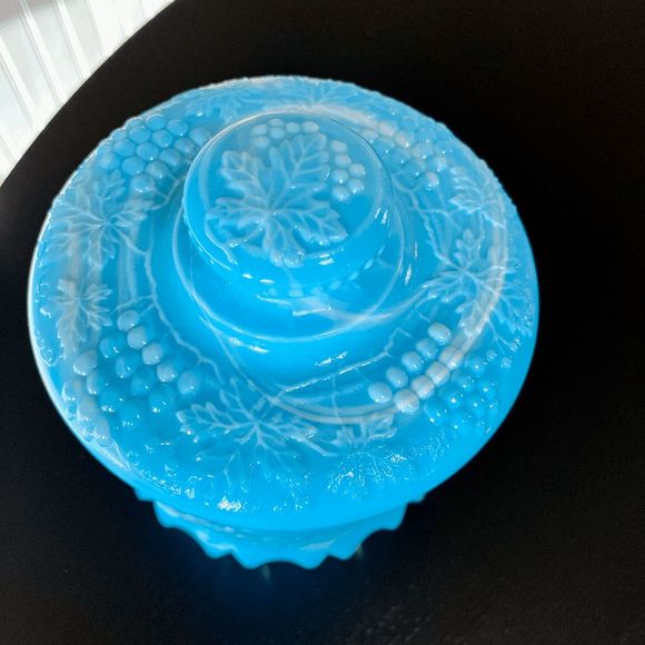 Vintage Fenton VTG Pastel Blue Slag Heavy Milk Glass Grape Cable Pattern Tobacco - Picture 6 of 7